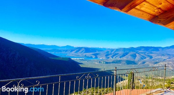 Delphi Aiolos Center Hotel Panoramic Viwe&yoga Harmony Hotel&rooms