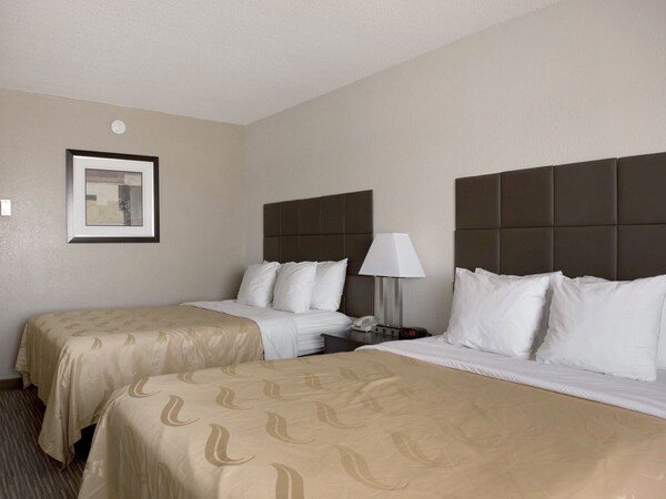 Quality Inn & Suites Denver Stapleton Hotel