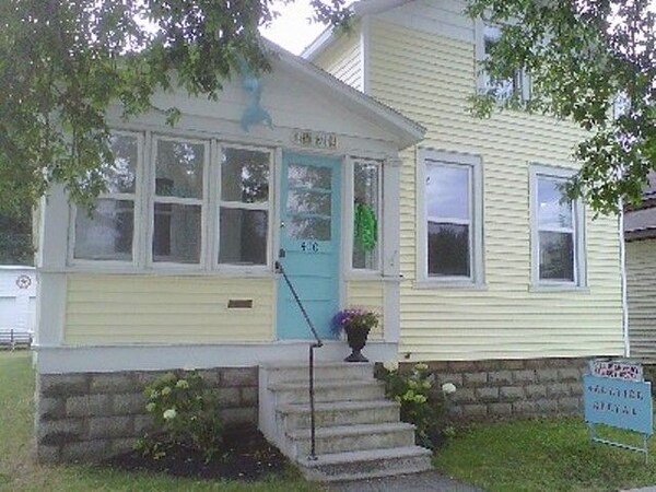 Charming House Located In Downtown Grand Haven