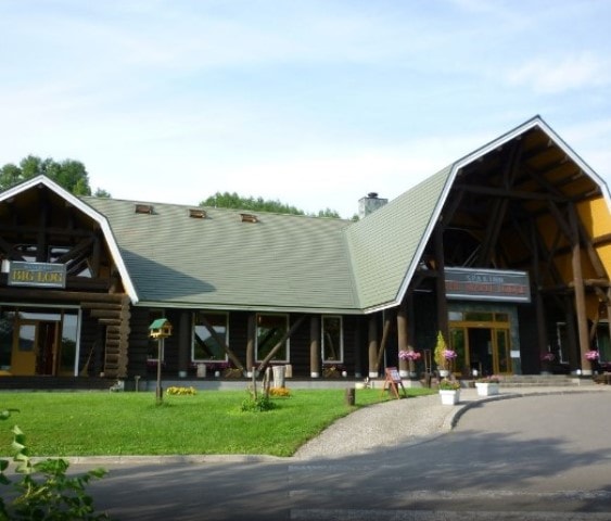 Log Hotel The Maple Lodge