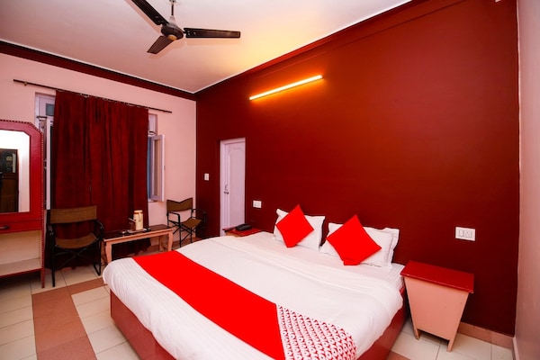 OYO 26599 Hotel Balaji Inn