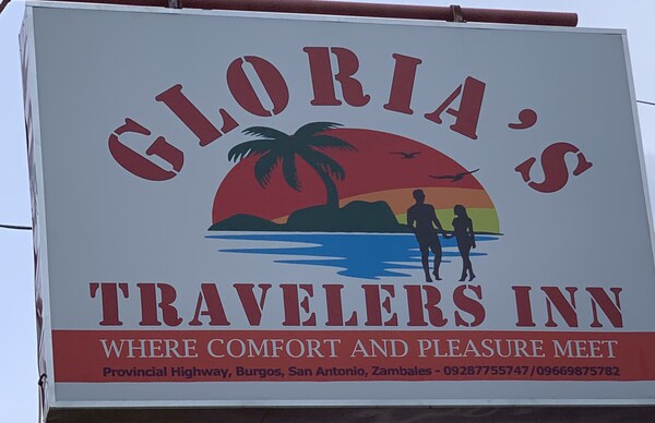 Glorias Travelers Inn