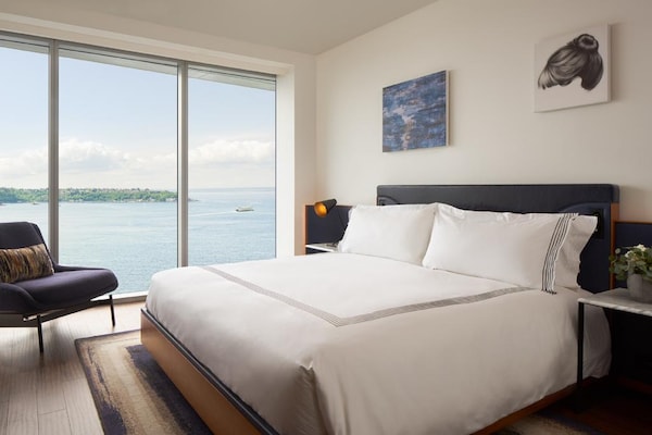 Thompson Seattle by Hyatt