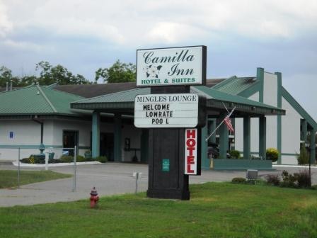Camilla Inn & Suites