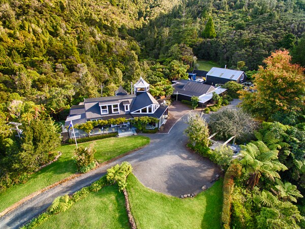 Wairua Lodge - Rainforest River Retreat