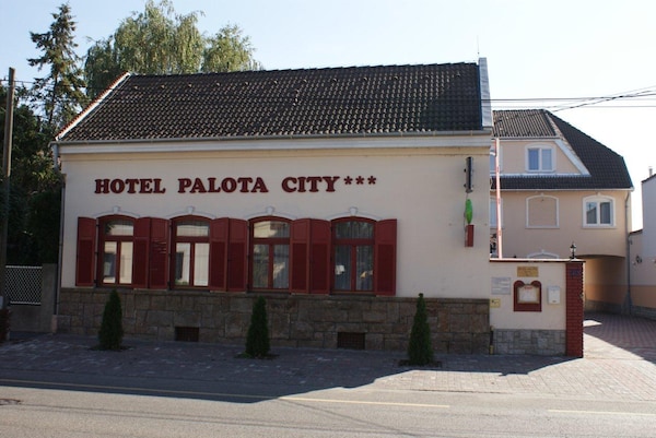 Hotel Palota City