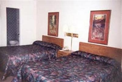 Econo Lodge Inn & Suites