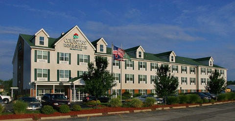 Country Inn & Suites by Radisson, Elyria, OH