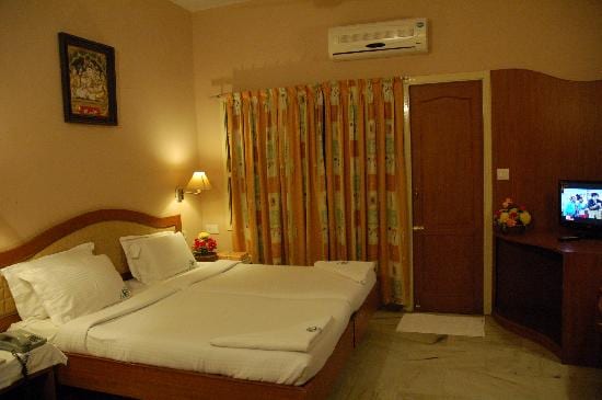 Hotel Saradharam
