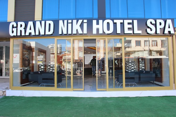 Grand Niki Hotel