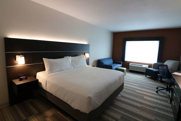 Holiday Inn Express & Suites - Coffeyville, An Ihg Hotel