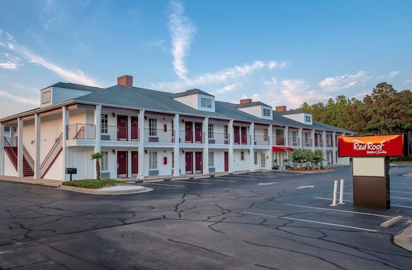 Red Roof Inn & Suites Wilson