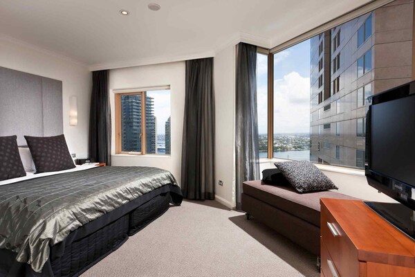Hotel Quay West Suites Sydney
