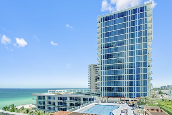 Hotel Carillon Miami Wellness Resort