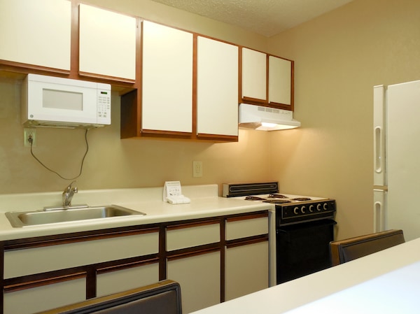 Extended Stay America Suites - Charleston - Northwoods Blvd
