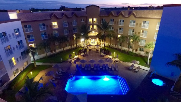 Hotel Charter Club Resort Of Naples Bay, USA 