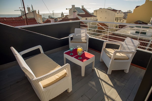 Rooftop Terrace- Miradouro Do Monte 61579/al