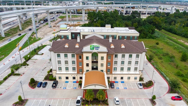 Holiday Inn Express & Suites Houston South - Near Pearland, An Ihg Hotel