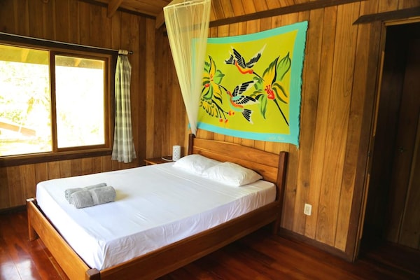 Hotel-cabinas Iguana-verde