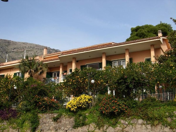 Villa Degli Aranci