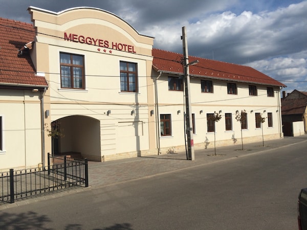 Meggyes Hotel