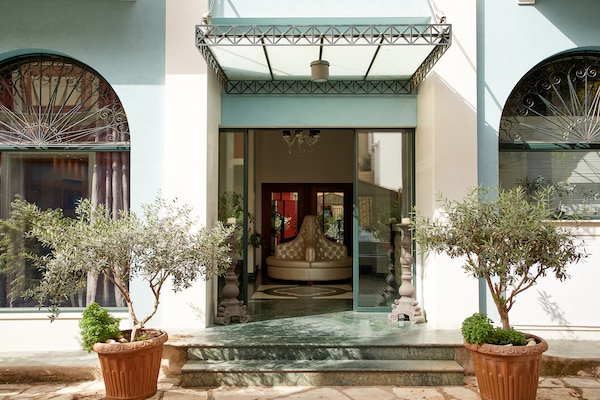 Dioni Boutique Hotel