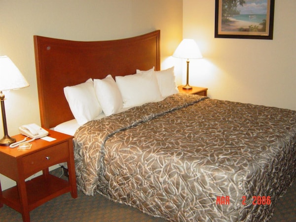 Hotel Emerald Coast Inn & Suites