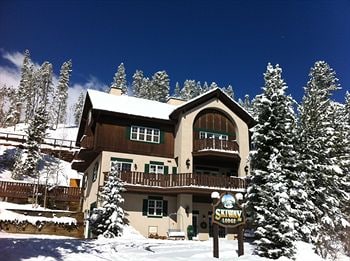 Skiway Lodge