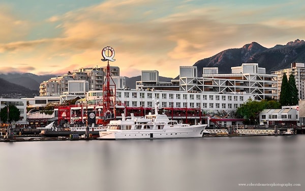 Hotel Lonsdale Quay