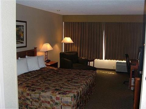 Holiday Inn Hotel & Suites Warren, An Ihg Hotel