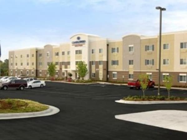 Candlewood Suites Youngstown W I-80 Niles Area