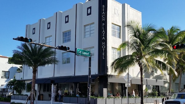 South Beach Plaza Hotel