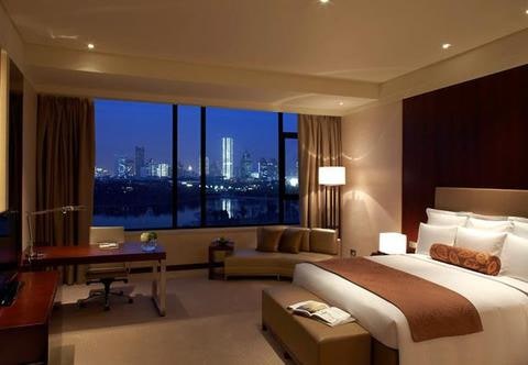 Hotel Renaissance Tianjin Lakeview