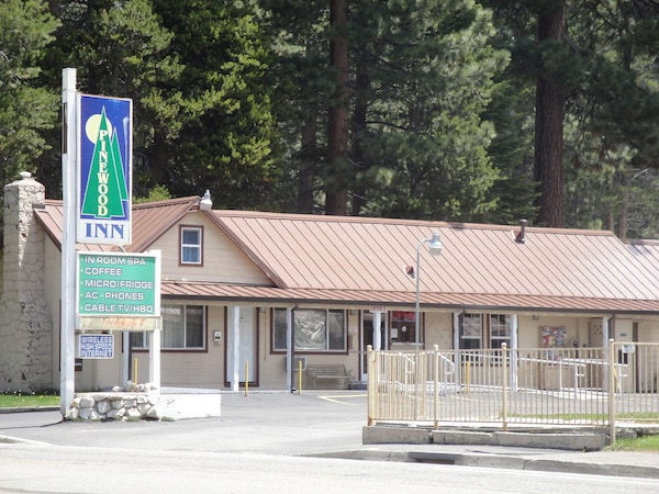 Pinewood Inn - South Lake Tahoe