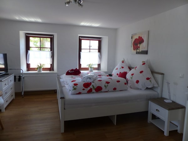 Bright, Beautiful Double Room With A Wide View In A Quiet Location