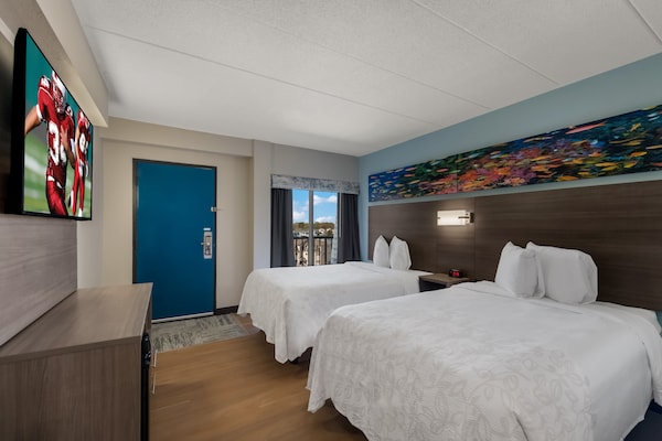 Red Roof PLUS+ & Suites Virginia Beach – Seaside