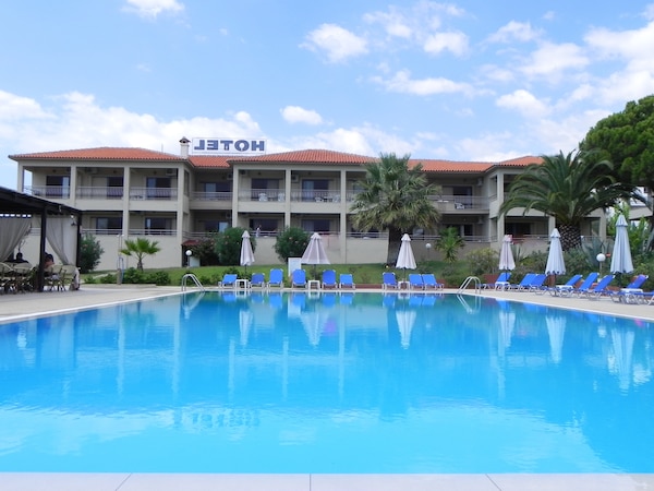 Hotel Kalives Resort