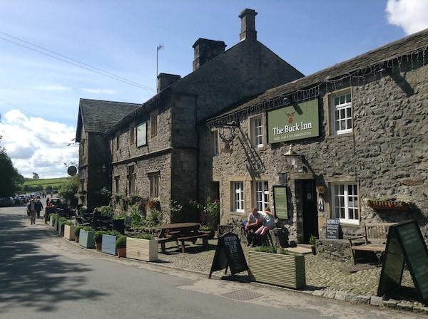 The Buck Inn