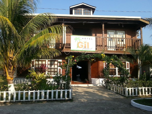 Hotel Gil Resort