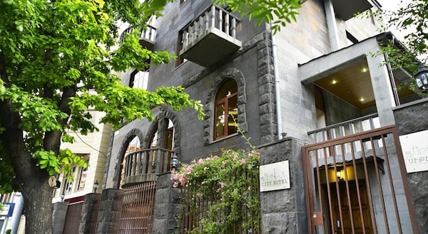 Saryan Hotel Yerevan