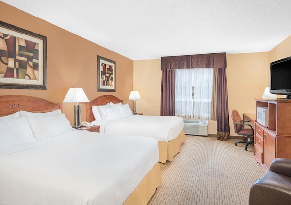 Holiday Inn Express  & Suites Edmonton-at The Mall