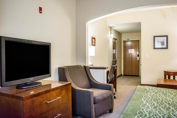 Holiday Inn Express & Suites Danville, An Ihg Hotel