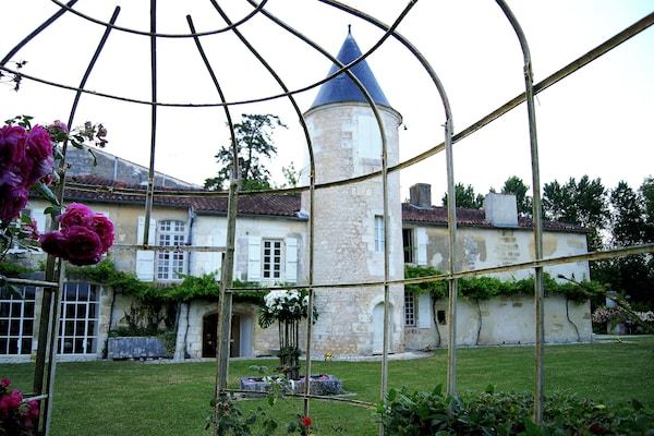 Château de Mouillepied- Symboles de France