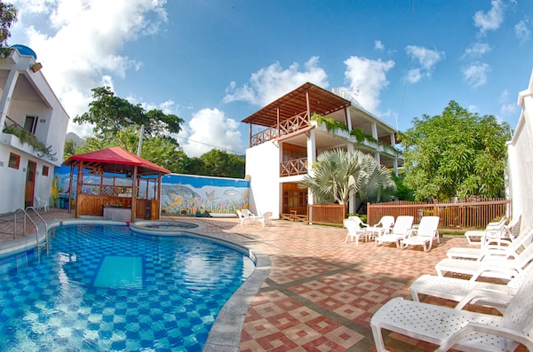 Hotel Bahía Pinorroa