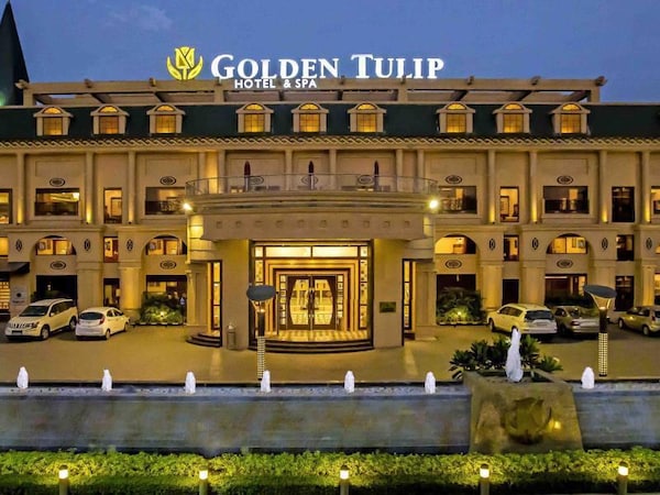 Hotel Golden Tulip Vasai And Spa