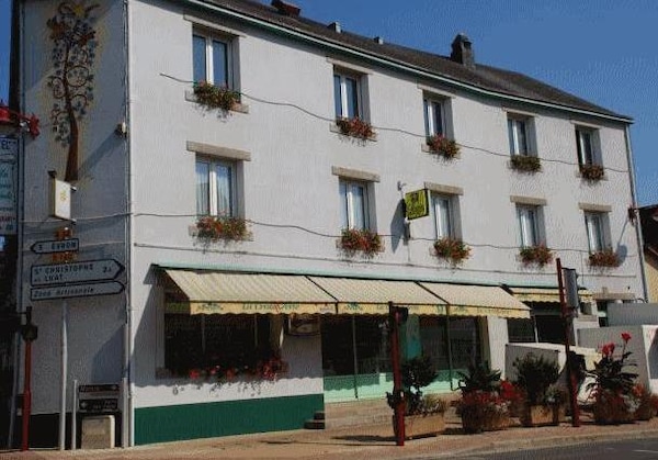 Logis Hotel Restaurant La Croix Verte