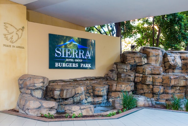 Hotel Sierra Burgers Park