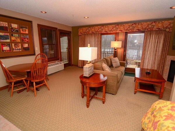 A125 - Studio Lake View Suite At Lakefront Hotel