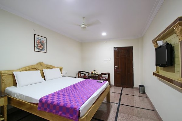 Super Collection O Hotel Adithya Central