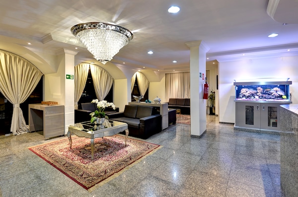 Porto Minas Hotel e Convenções